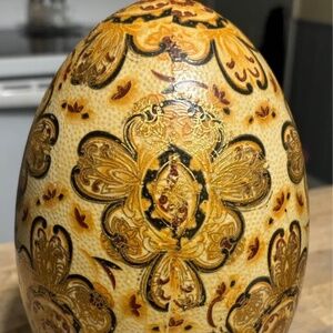 Vintage Hand Painted Oriental /Japanese / Asian Gilded Satsuma 8" Egg.